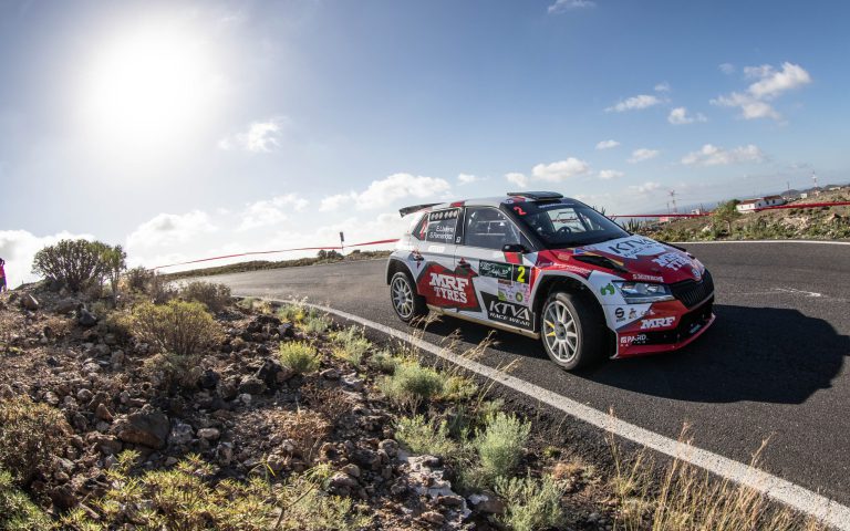 Efrén Llarena y Sara Fernández, líderes tras la primera etapa