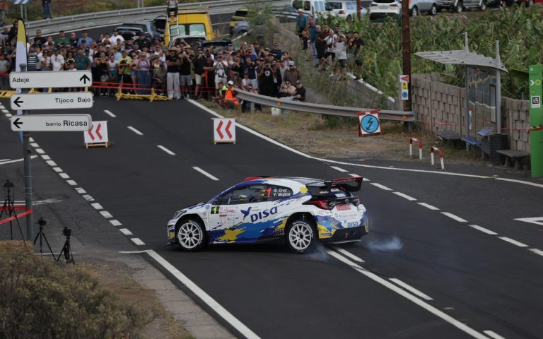 El 35º Rallye Internacional Villa de Adeje Tenerife Trofeo Cicar finaliza su primera etapa con Enrique Cruz y Yeray Mujica al frente de la general