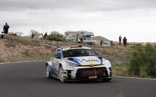 Enrique Cruz y Yeray Mujica se mantienen en cabeza del 35º Rallye Internacional Villa de Adeje Tenerife Trofeo Cicar a falta de tres tramos para el final